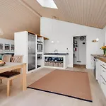 Idalia - 600m From The Sea By Interhome *